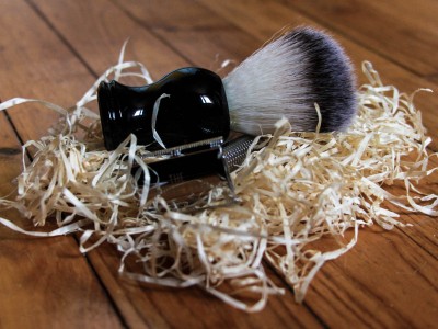 The Personal Barber - Razor and brush