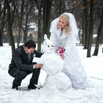 Newlyweds-Making-Snowman