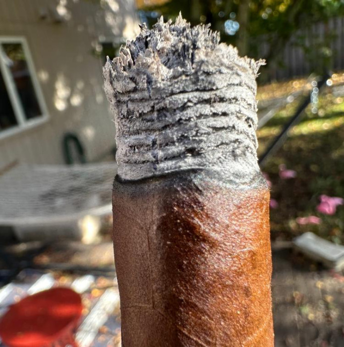 megilla-cigar-review-liga-1-habano-bespokeunit
