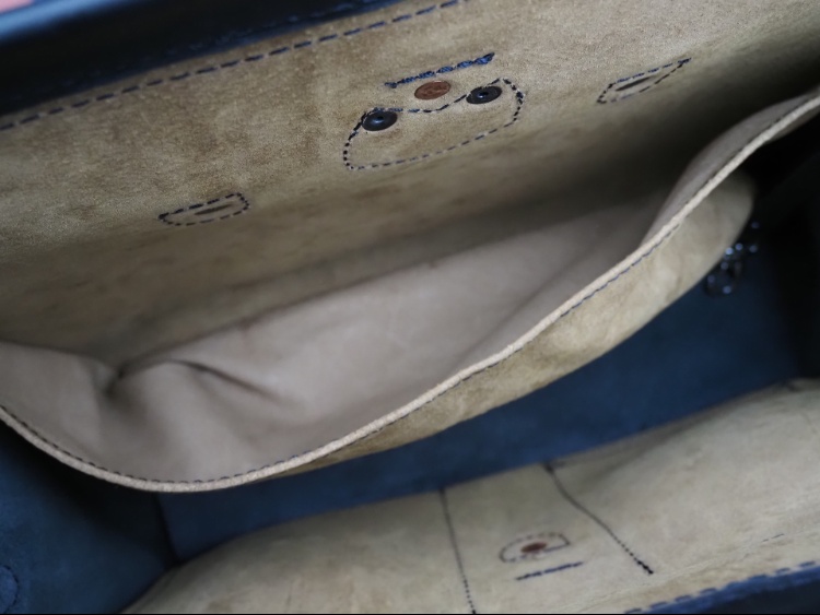 Large Interior Bag Pocket Pigskin Leather Lining