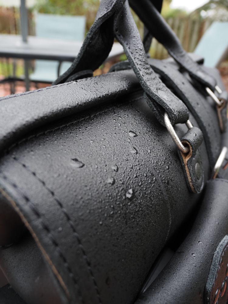 Water Resistant Leather Exterior Saddleback Flight Bag